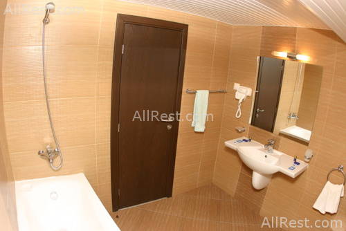 Lola Hotel 11